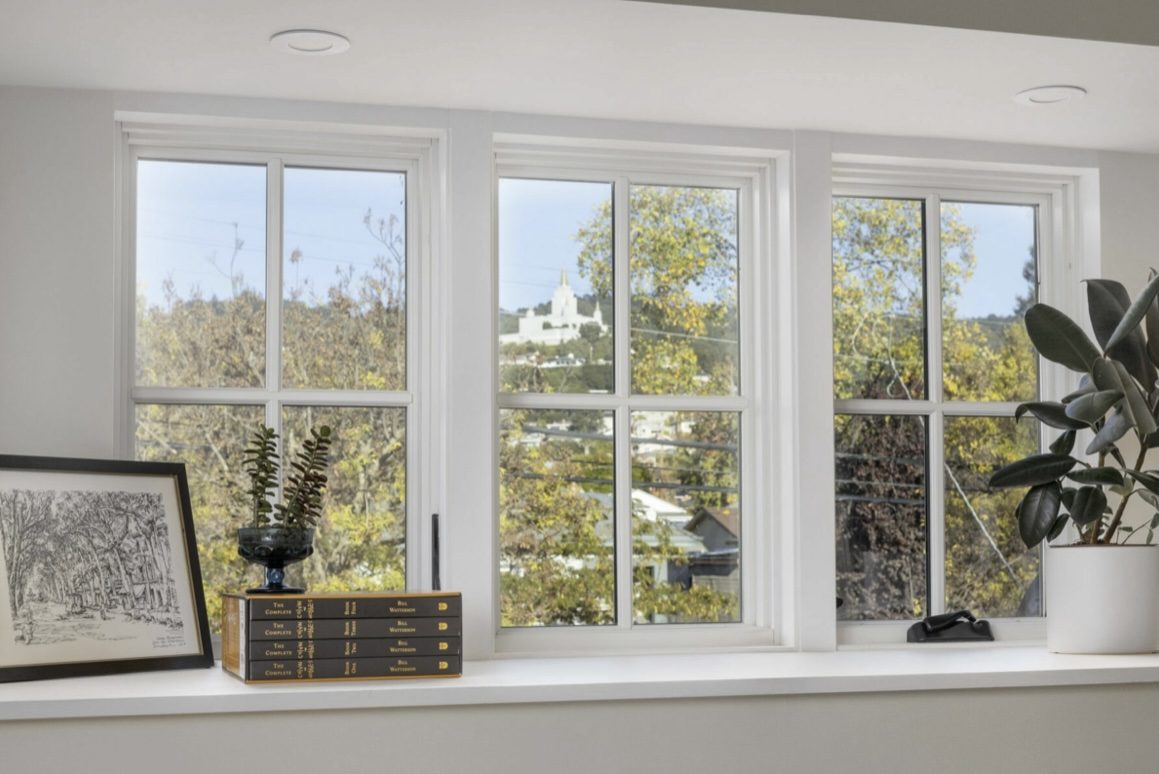 office walls and bungalow style in Oakland